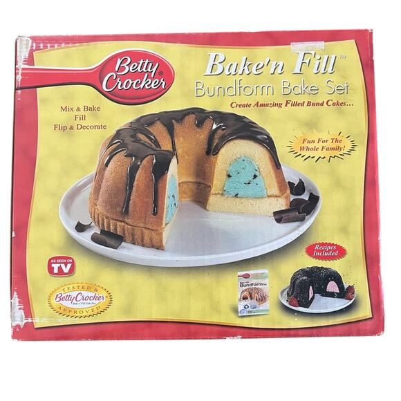 Betty Crocker Bake’n Fill Bundform Bake Set Baking Pan Dessert Recipe Booklet - Picture 1 of 6